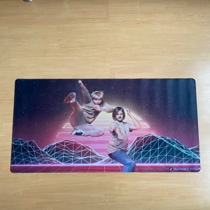 Brorsor4ever musmatta BILLIG - Najs med bra glid, kvaliteten på trycket är inte de bästa men för priset är det värt de, priset kan diskuteras 👌