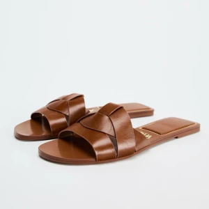 Zara tofflor - Jättefina zara tofflor, använda 2 ggr så superfint skick! 