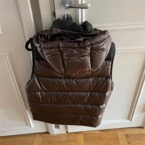 Väst Boggi Milano  - Boggi Milano väst Inköpt på officiell hemsida. 3000:- Flawless, fint skick  