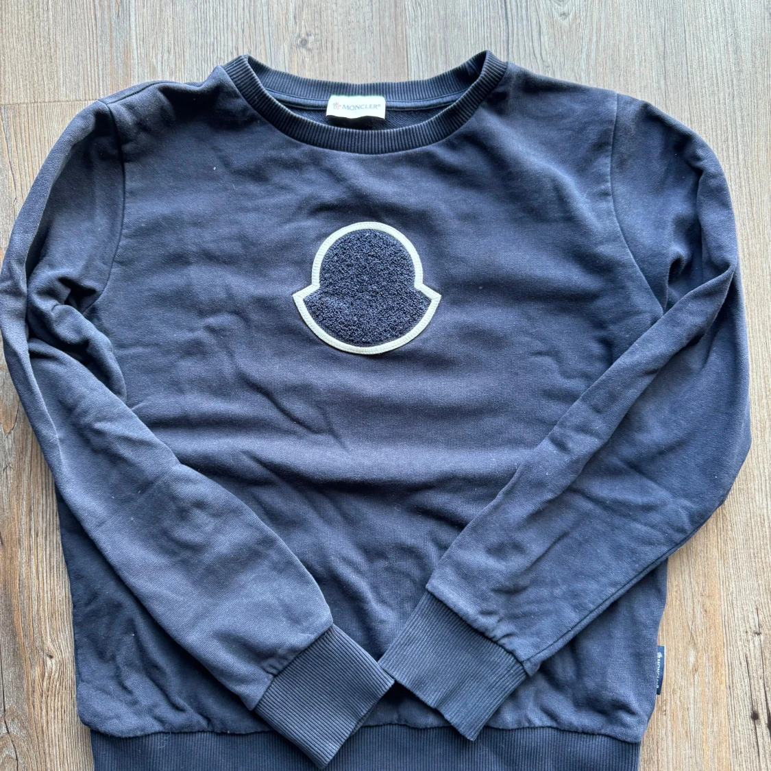 Svart tröja från Moncler