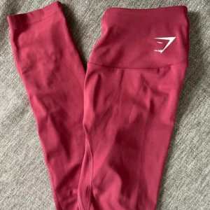 Gym shark tigths  - Nyskick  Knappt använda Stl s