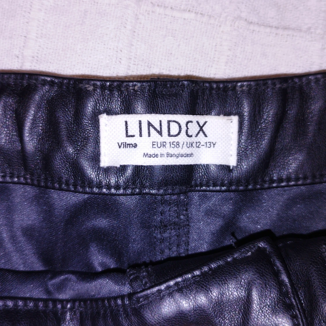 Svarta byxor från Lindex - 92