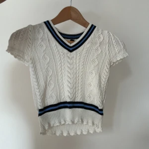 Polo Ralph Lauren blus - Bra skick storlek barn  S men passar XS. Jag säljer den pga att jag växt ur den. 