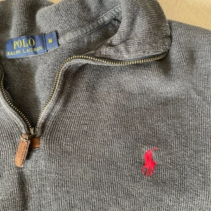 Ralph Lauren quarter-zip - Medium, bra skick och felfri.   Du får bättre pris om du köper fler grejer från mig.