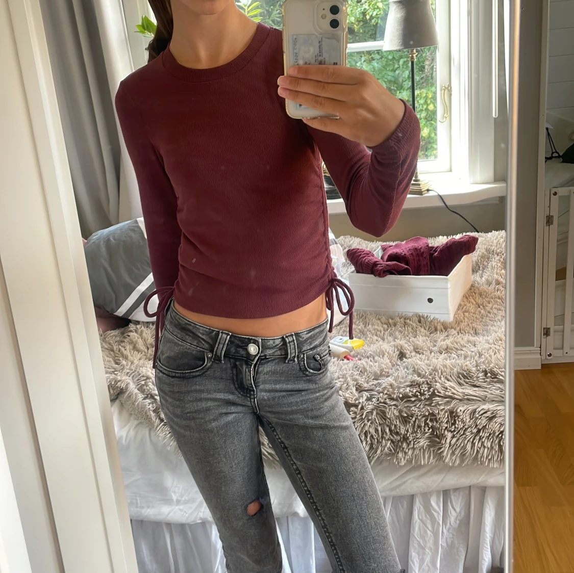 Vinröd ribbad tröja