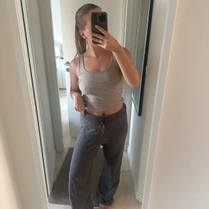 Linne Brandy Melville  - Superfint linne ifrån Brandy Melville. Använt 3 gånger