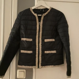 Mango jacka  - Vår/höst  jacka från Mango🍂❤️