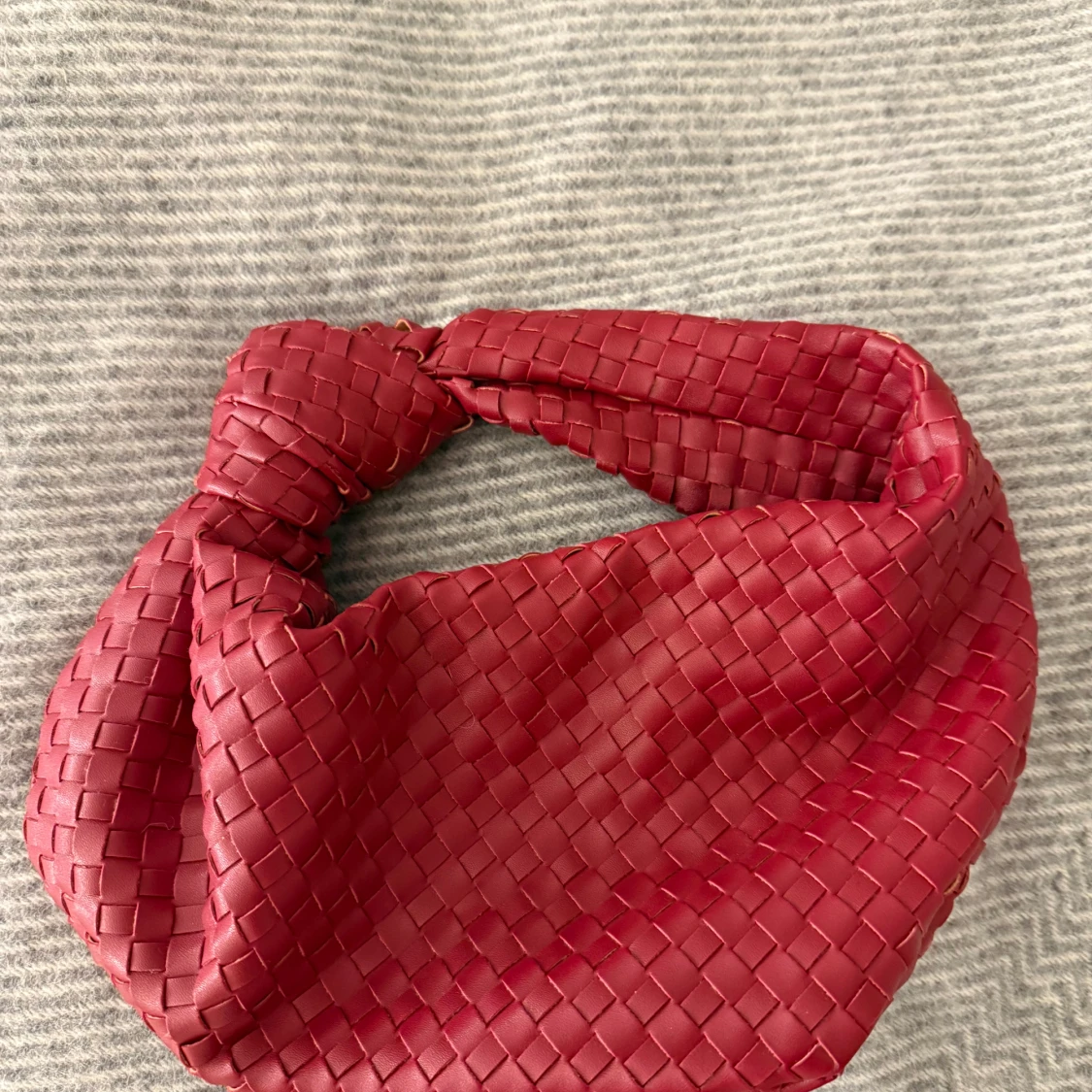 Röd flätad handväska - 1