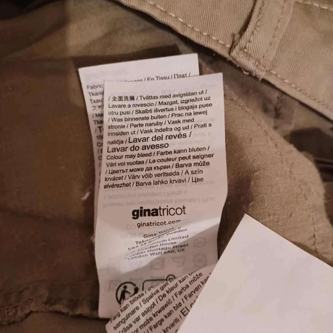 Ljus militä cargobyxafrån Gina Tricot - 3