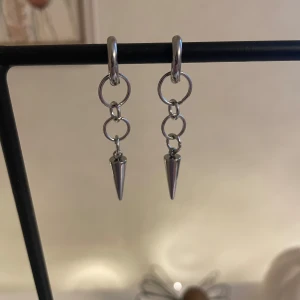 Mattea Earrings  - 55kr per par, gjorda i rostfritt stål vilket innebär att de inte färgar av sig eller tappar färg💞 Beställ via Plick eller Ebnorth.quickbutik.se🤗