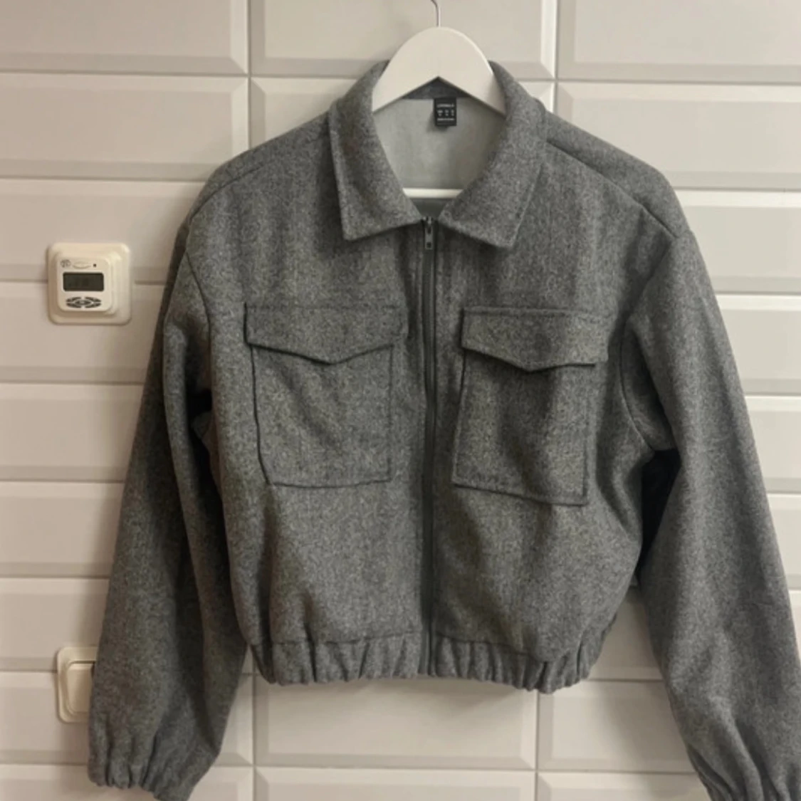 Grå jacka från Lypobala storlek:XL - 2