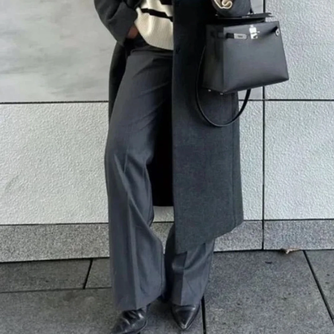 Grå kostymbyxor
