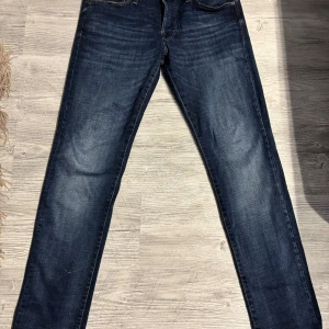 Jack & Jones jeans - Jack & Jones jeans! Använda en gång, fin passform osv. Hör av dig vid övriga frågor.