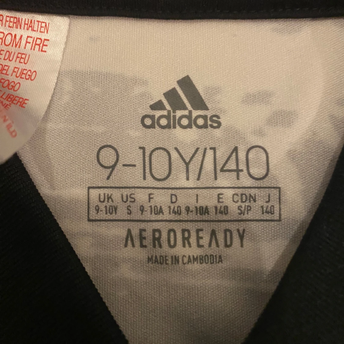 Juventus fotbollströja från Adidas 140 - 2