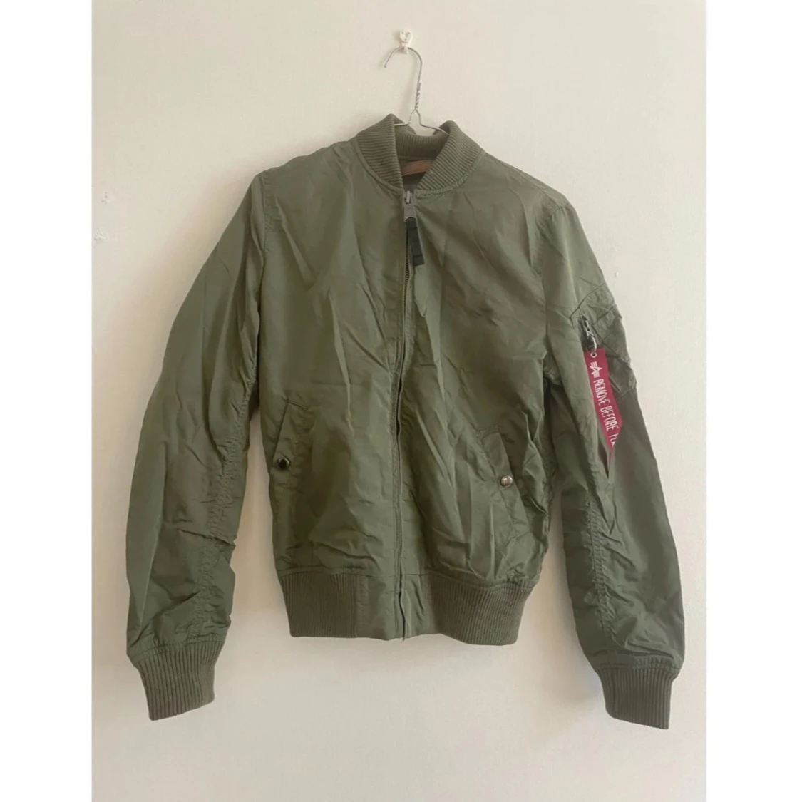 Grön bomberjacka från Alpha Industries