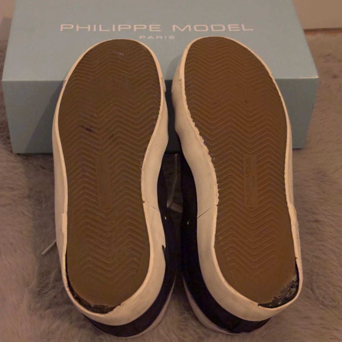 Mörkblåa Philippe Model skor s44 - 3