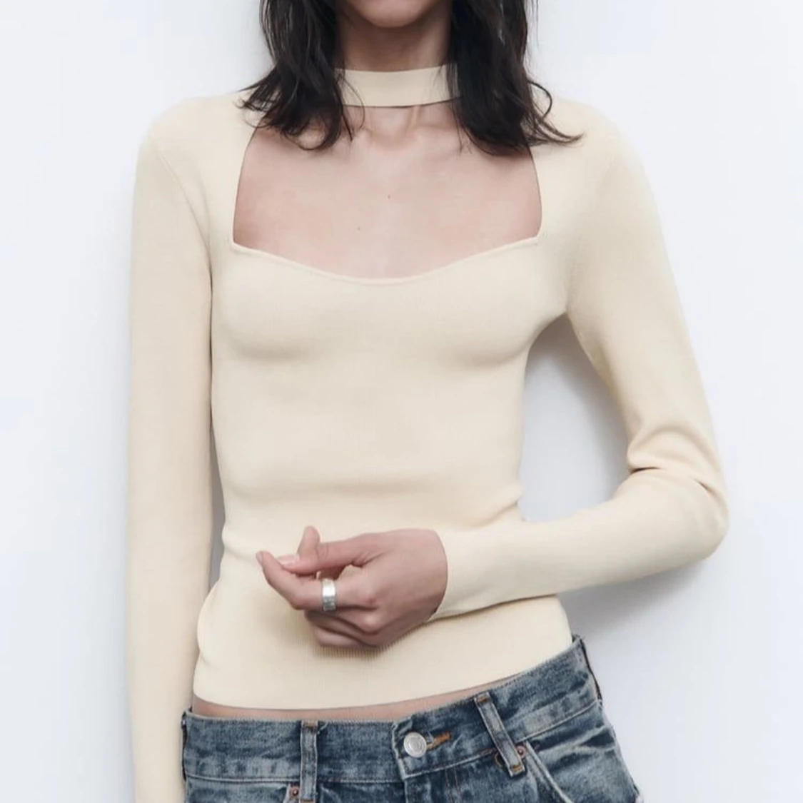 Beige långärmad chokertopp från Zara