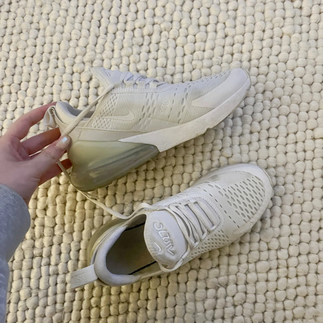 Nike Air Max 270 i vitt - 1