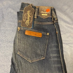 Wrangler Caitlin  - Ett par helt nya wrangler i modellen Caitlin och färgen ”finest fade”. 