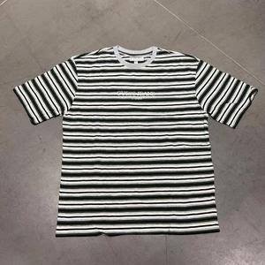 Guess T-shirt  - Strl:Xl. Skick: New