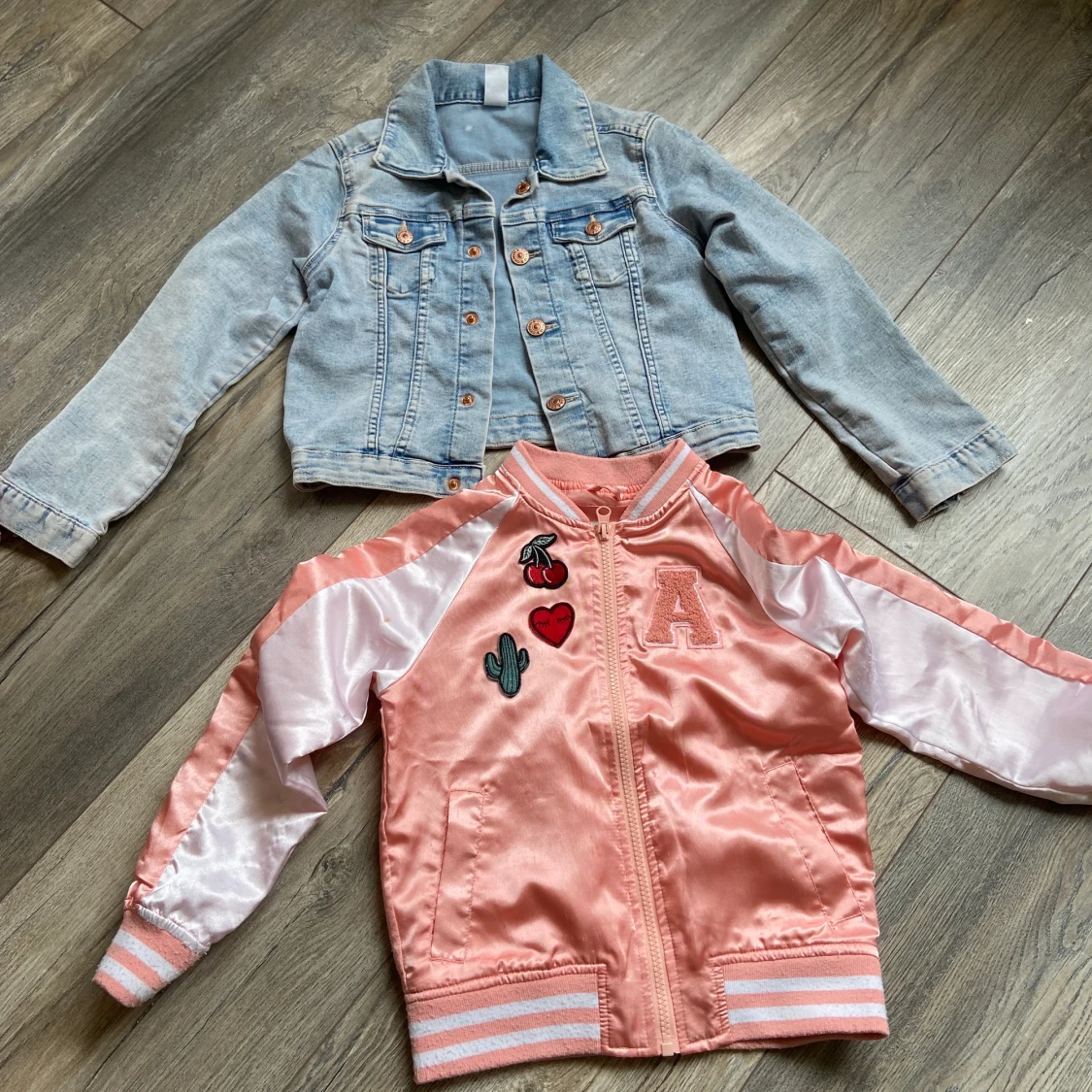 Flickkläder i stl 122/128/134 - 90