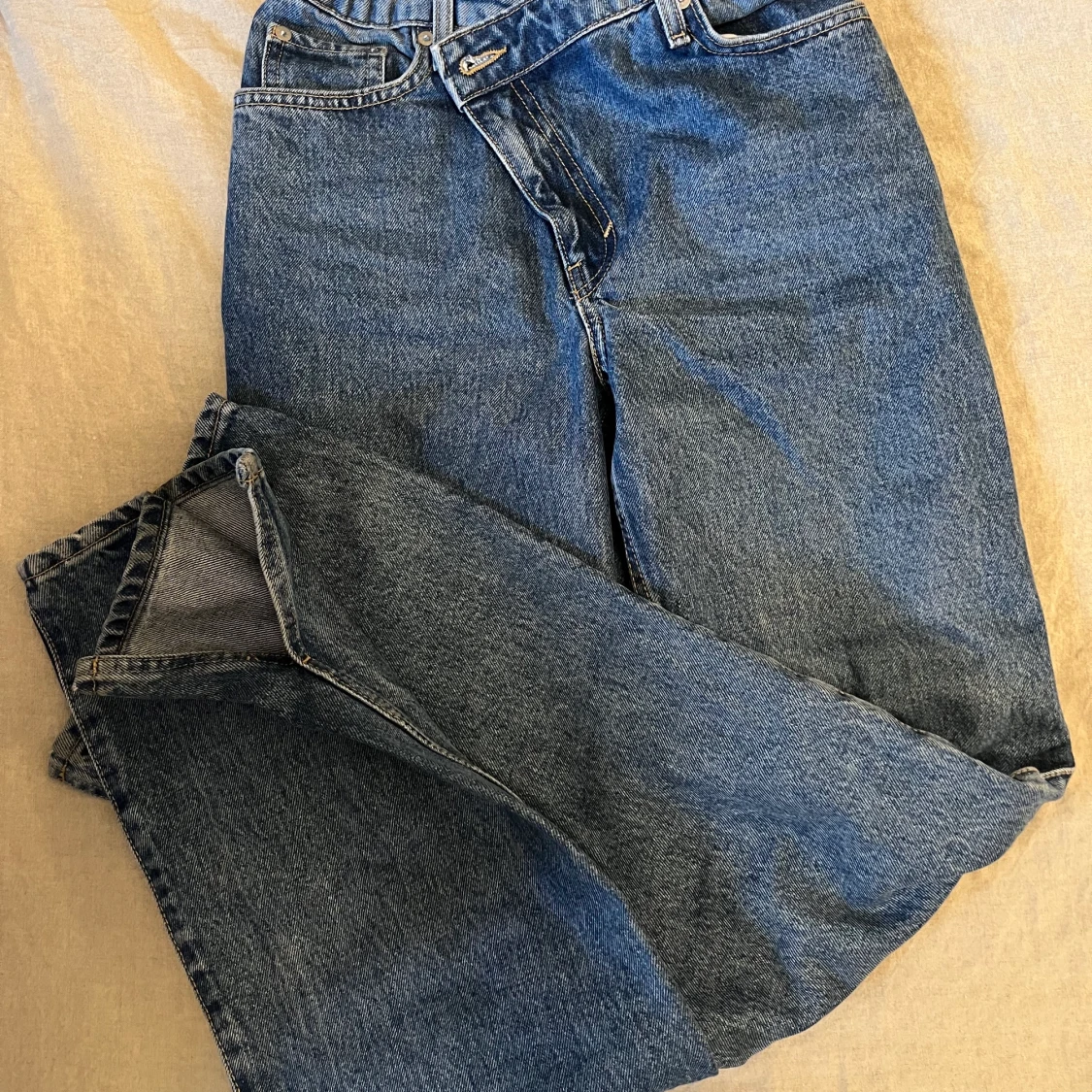 Weekday - Skew High Crossover Jeans, W29 - 90