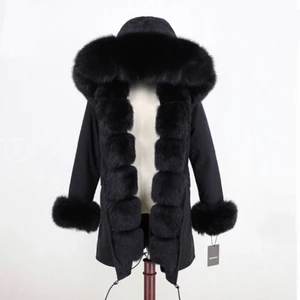 Parka Jacka storlek xs/s - Äkta päls, endast använd en vinter. Inga skador, ingen lukt. Har tagit av pälsen runt handleden då jag tyckte det såg bättre ut men de skickas med jackan! 💞💞 Köpt från Garoff i Barkarby för 3000kr