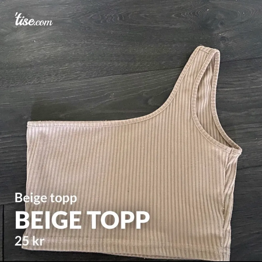 Beige topp med ett band. Sitter tight. Använt många gånger men fortfarande bra skick. Storlek xs.. Toppar.