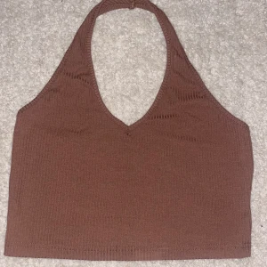 Brun halter topp - Aldrig använd 