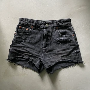 Zara shorts  - Shorts från zara som jag köpte i våras. Säljer pga att dem ej kommer till användning. Köparen står för frakten💕