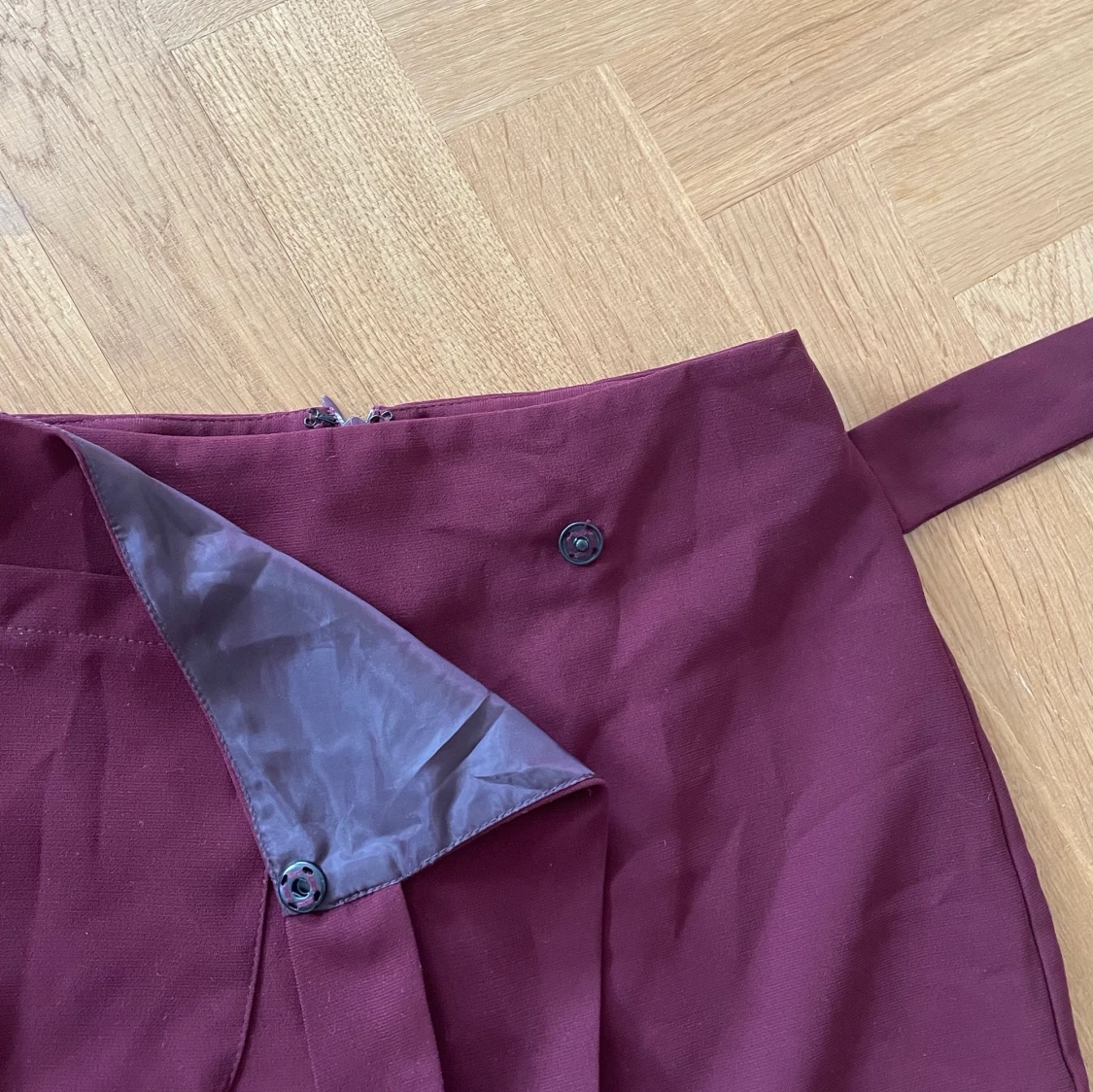 Vinröd omlottkjol - 91