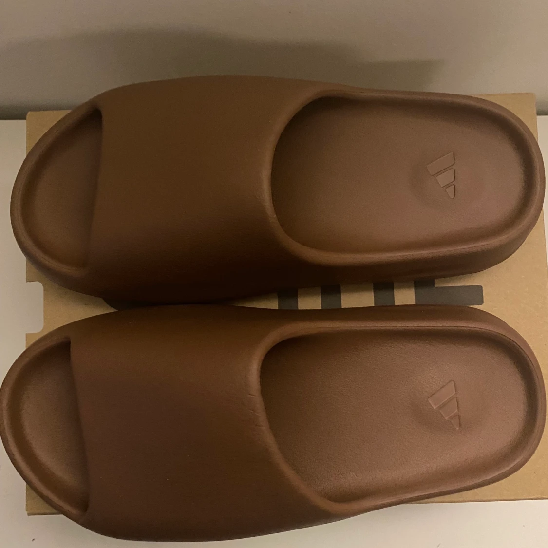 Yeezy slides flax  - 90
