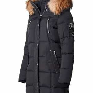 Rock and blue jacka  - Hej säljer nu min rock and blue jacka för 2500kr den är väldigt bra skick, säljer den för har väldigt många jackor jag behöver bli av med så tänkte sälja dom kan gå ner pris vid snabb affär ☺️