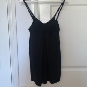 Klänning från Pull & Pear - Säljer denna söta klänning från Pull & Bear! Jättesöt till sommaren!