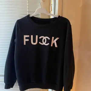 #svart #sweatshirt #fuck