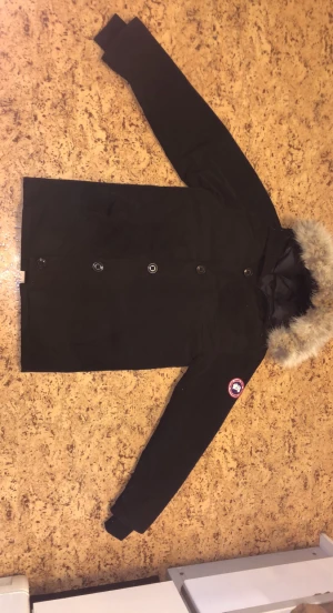 Canada goose parkas  - Parkas jacka av märket canada goose har några år på nacken men i bra skick. 