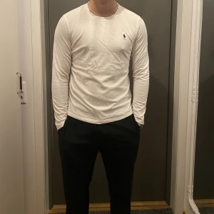 Ralph Lauren tröja  - Använd men inte sliten. Tunn i materialet