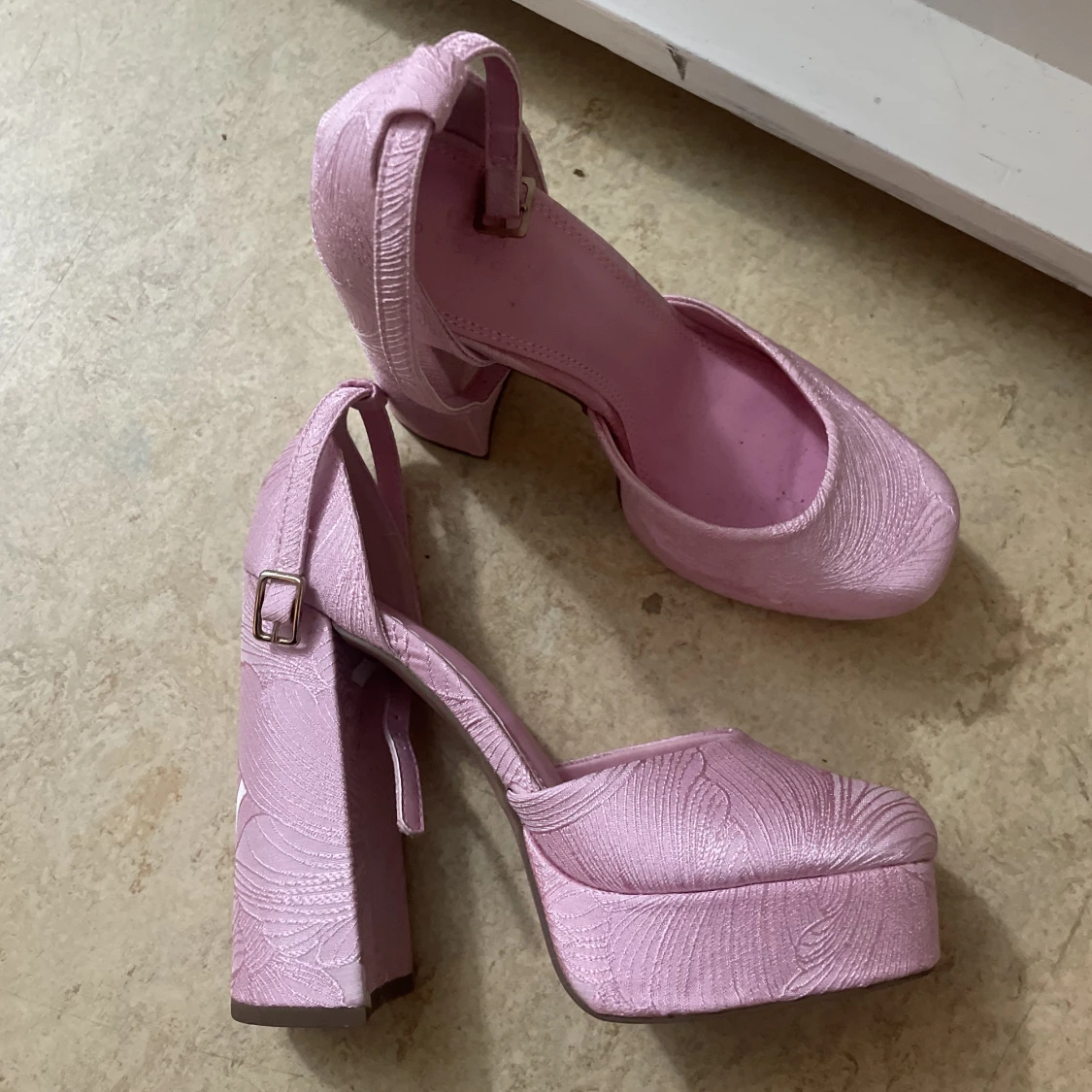 Platåskor storlek 36