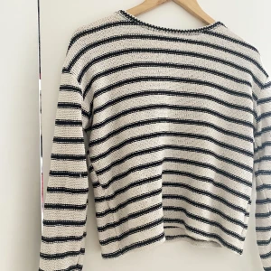 Randig tröja - Randig tröja från Zara i storlek S🤩 