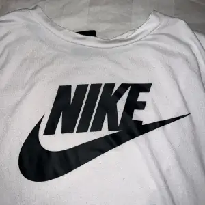 Vit Nike T-shirt 