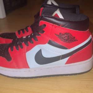 Red black jordans använda i gott skick. För mer inför skriv. 