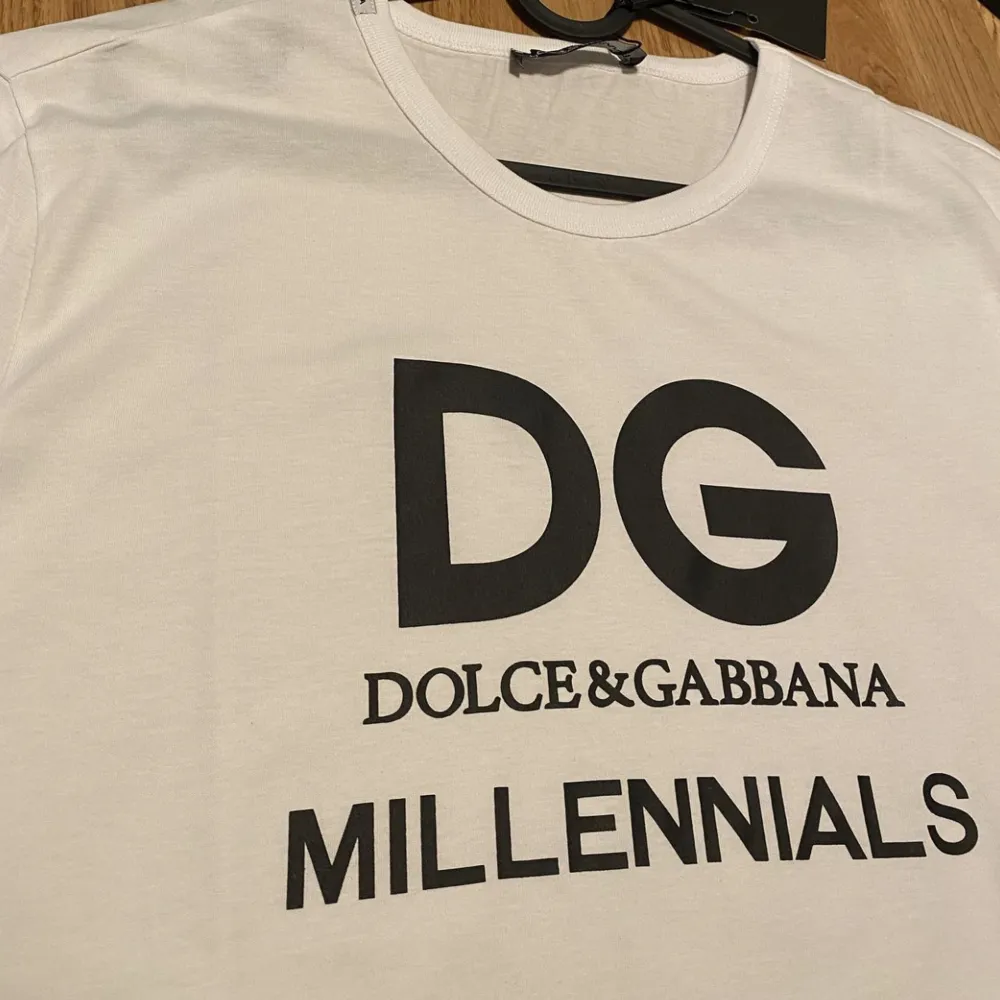 D&G t shirt storlek XL,XXL TOP KVALITE . T-shirts.