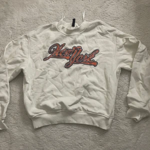 tjocktröja - jättefin tjocktröja helt oanvänd, jättefint skick