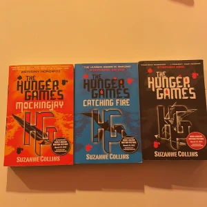 Hunger Games trilogi - Hela bunten : 130 kr Pris är ej satt i sten  