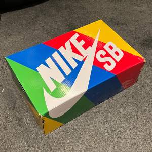 Helt nya Nike SB Dunk Low OG ”Sandy” endast fotade. Storlek 8.5=42