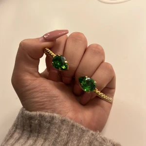 Carolina svedbom - Säljer mitt gröna Carolina svedbom armband då jag har för många. Fint skick 