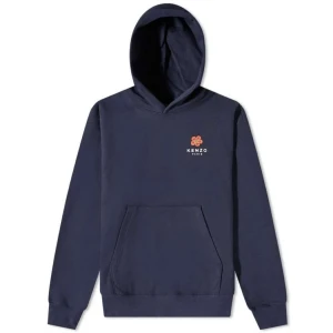 Kenzo tröja  - En mörkblå kenzo tröja i stl m herr. Helt ny med prislap kvar.☺️ skriv för egna bilder. Vid flera intresserade bud. Ny pris ca 4000.  Säljer för 2700kr men pris kan diskuteras vid snabbaffär. Köpare står för frakt  