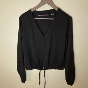 Blus från Lager 157 Strl. XS-S - Fin topp. Inga skavanker.