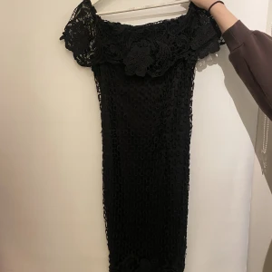 Svart klänning  - Använd endast en gång 