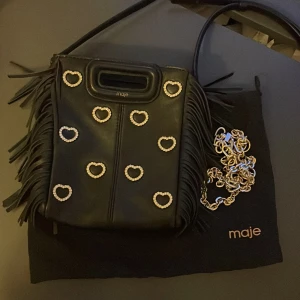 Fin majeväska ❤️❤️ - Majeväska i nyskick!! Jättefin och supergullig. Använd två gånger, skriv privat för fler bilder eller mer info. Nypris: 2700-3000❤️‍🔥❤️‍🔥🙏🏽🙏🏽☺️☺️